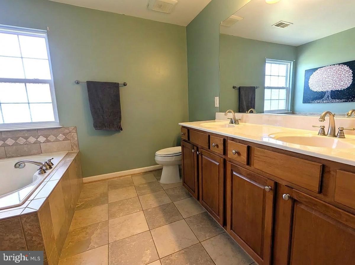 883 Virginia Ave Property Photo 21