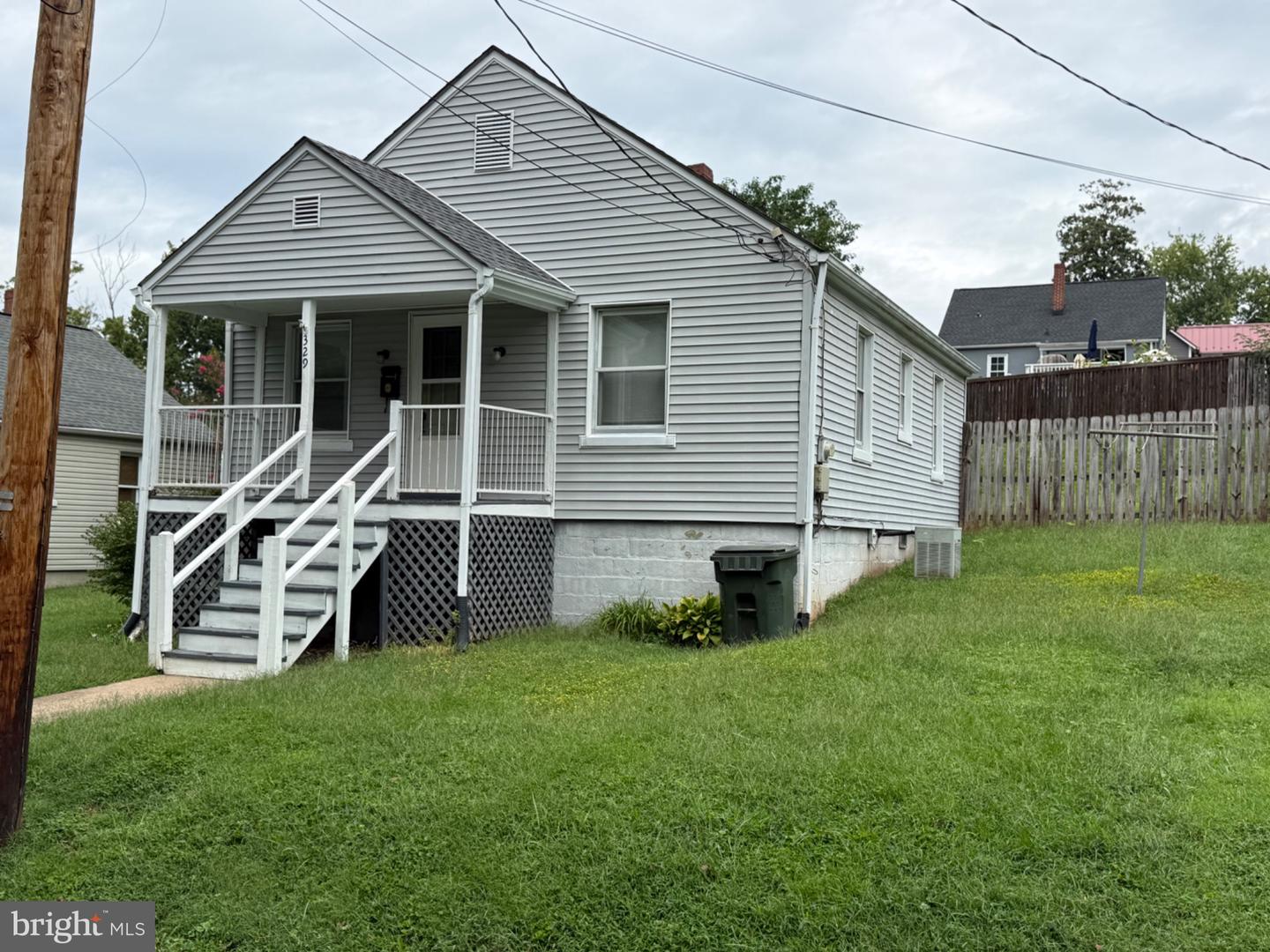 329 Spring St Property Photo 2