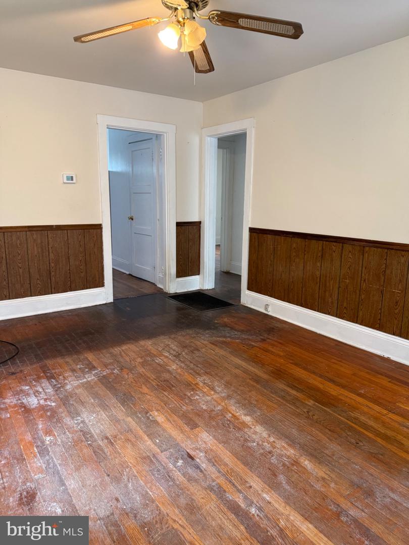 329 Spring St Property Photo 10