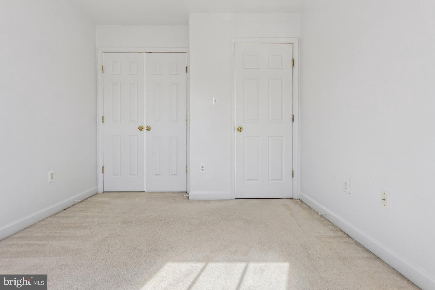 833 Gallows Ct Property Photo 14