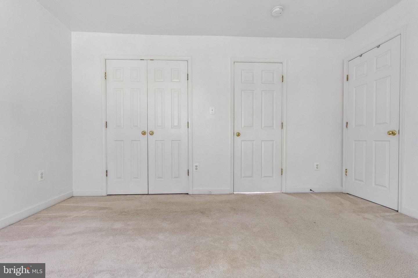 833 Gallows Ct Property Photo 16