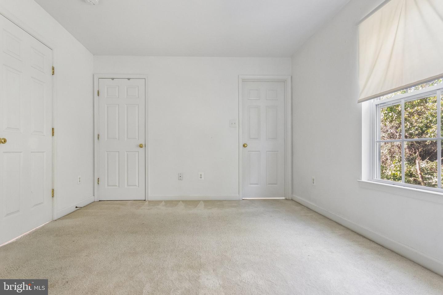 833 Gallows Ct Property Photo 20