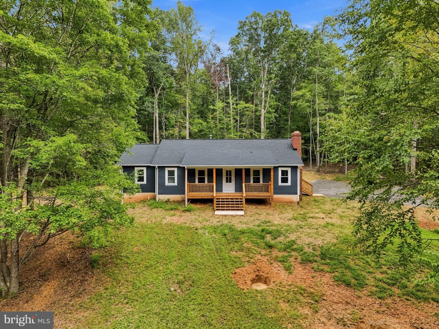 1375 Rose Ln Property Photo 2
