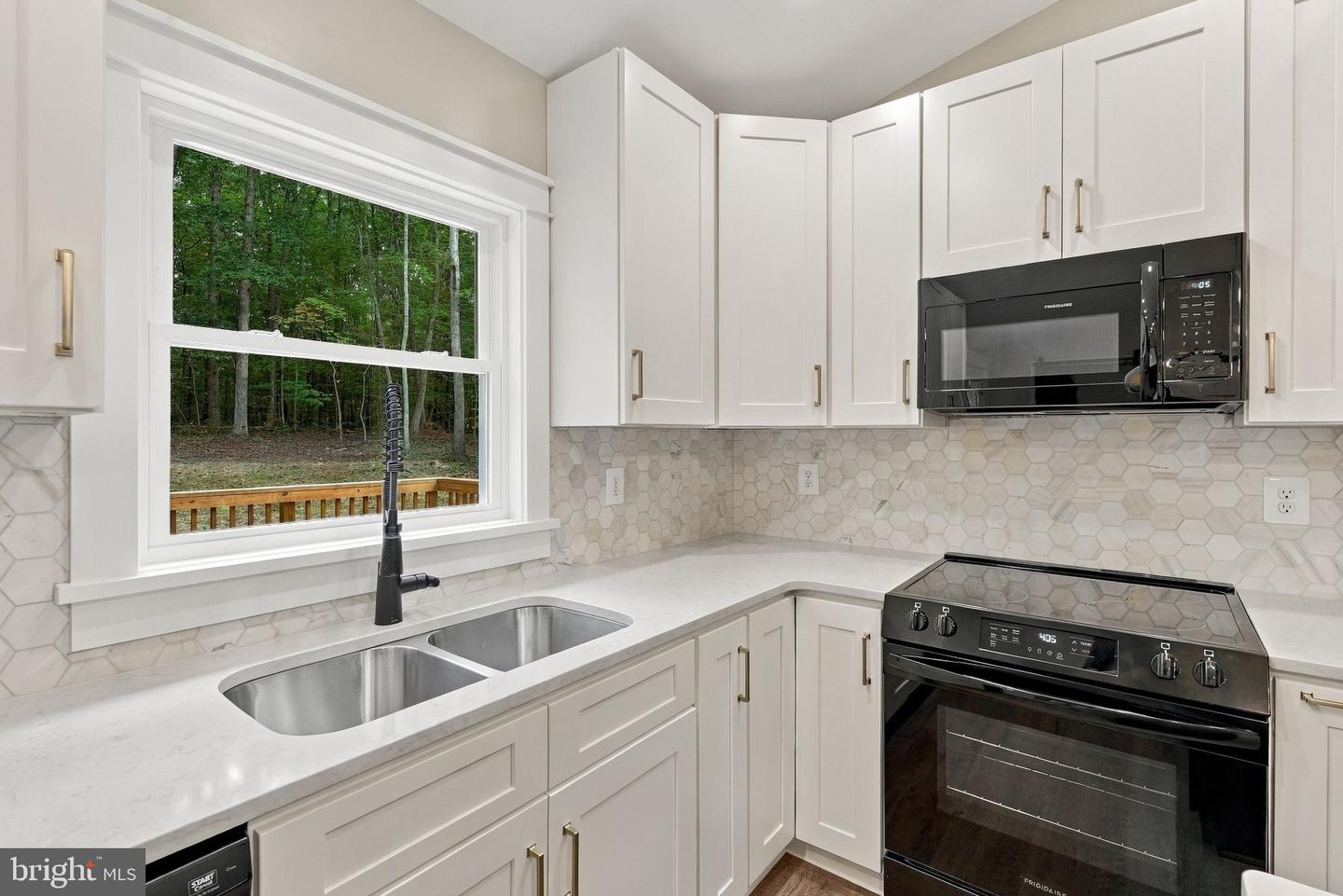 1375 Rose Ln Property Photo 18