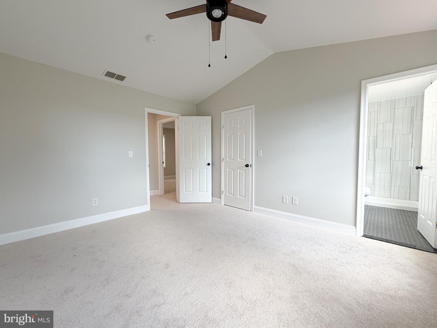 672 Ripplebrook Dr Property Photo 8