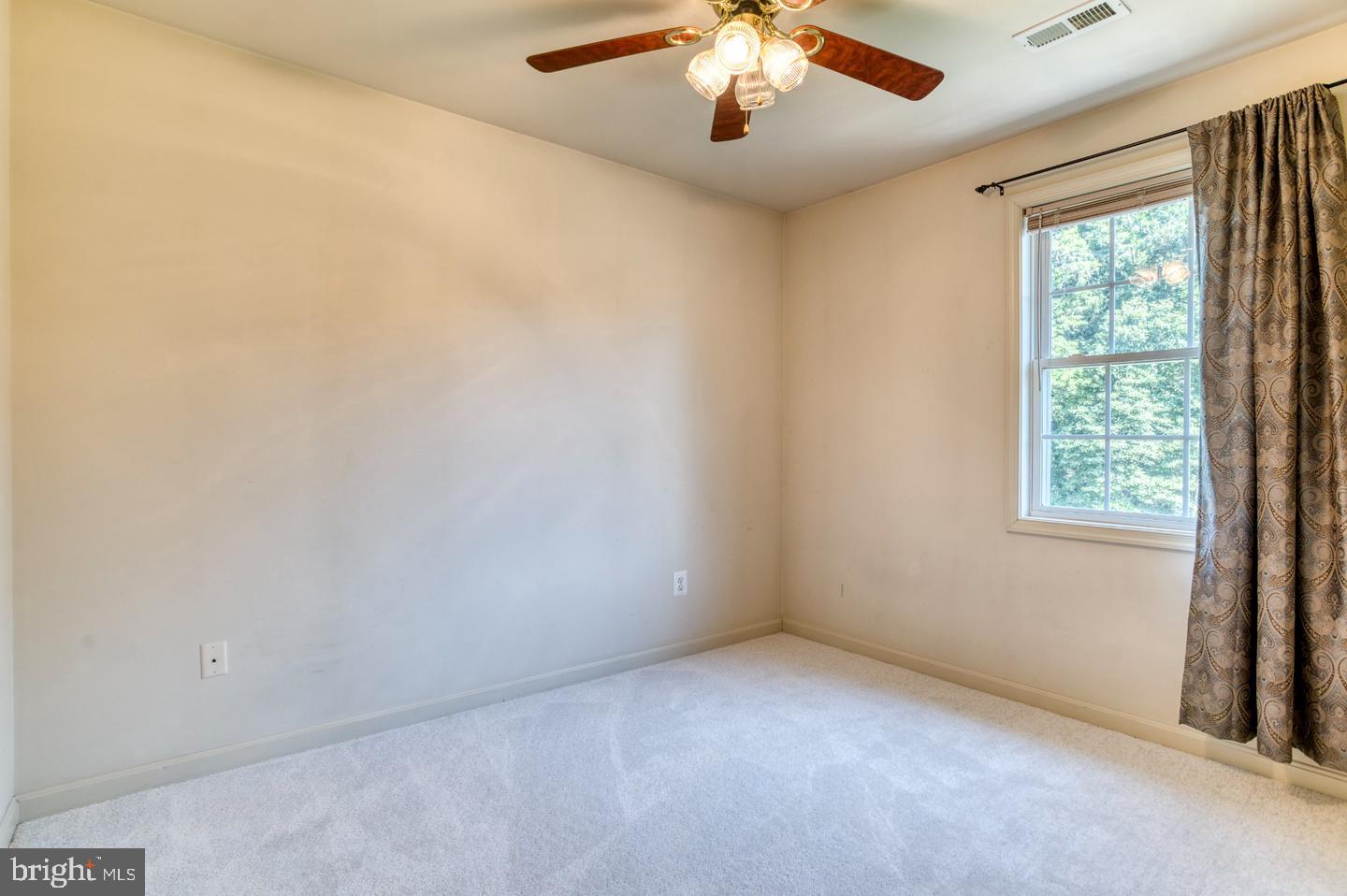 15412 Lake Breeze Ln Property Photo 28