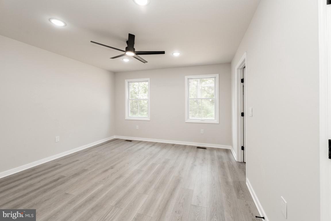 9162 Rhode Island Ln Property Photo 17