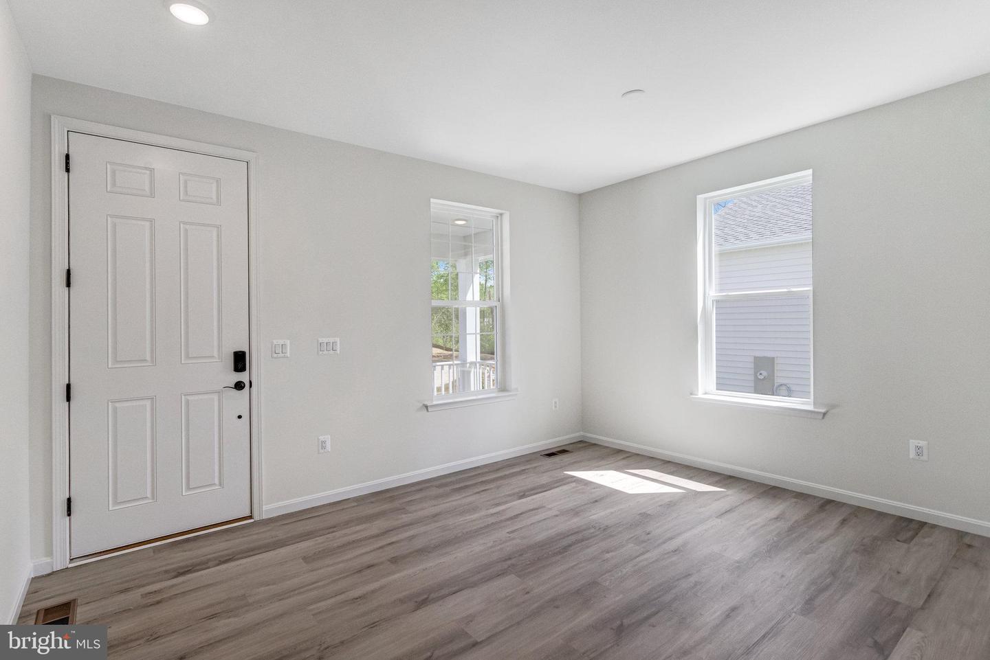 7122 Braxton Ct Property Photo 6