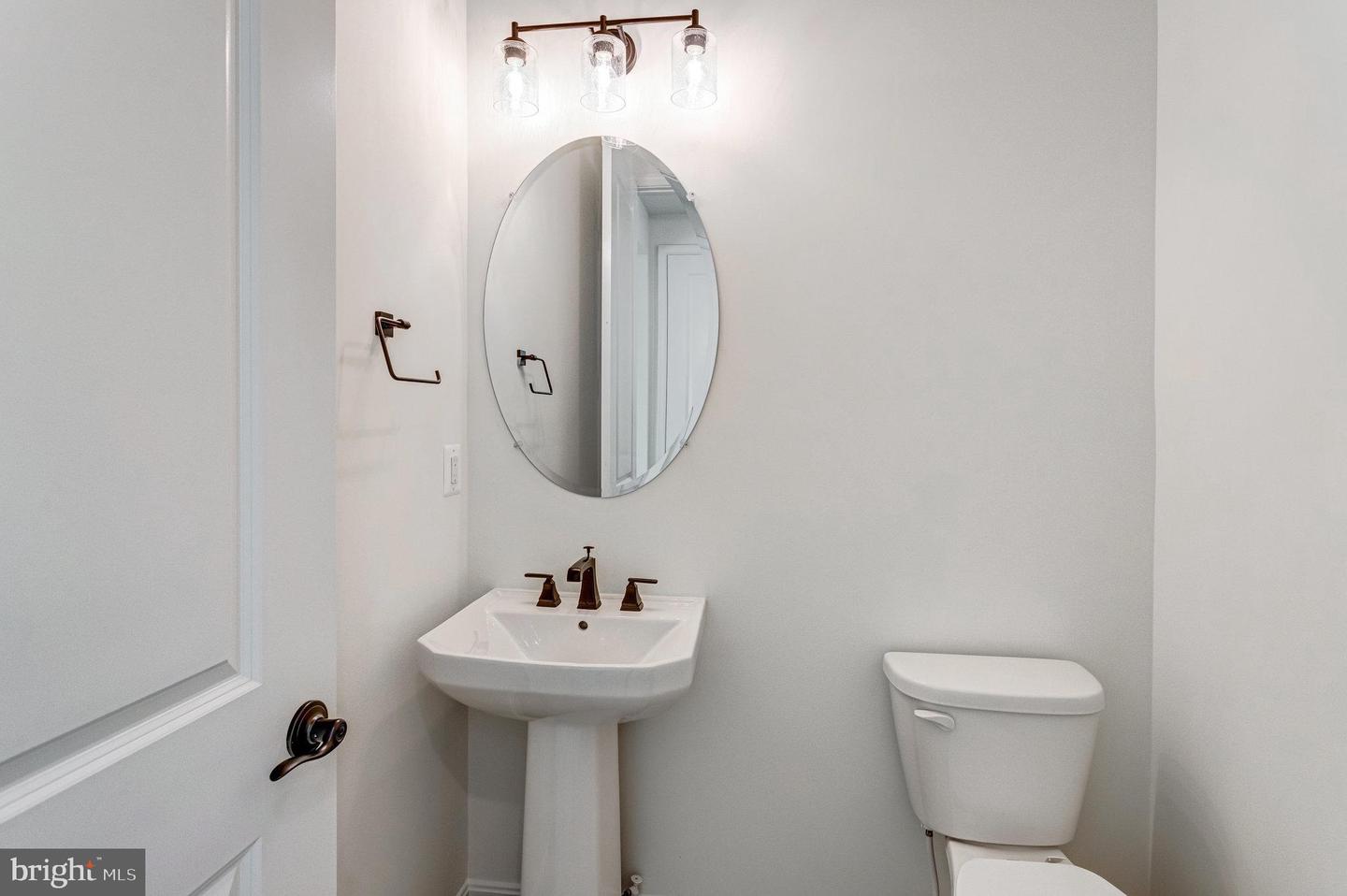 7122 Braxton Ct Property Photo 7