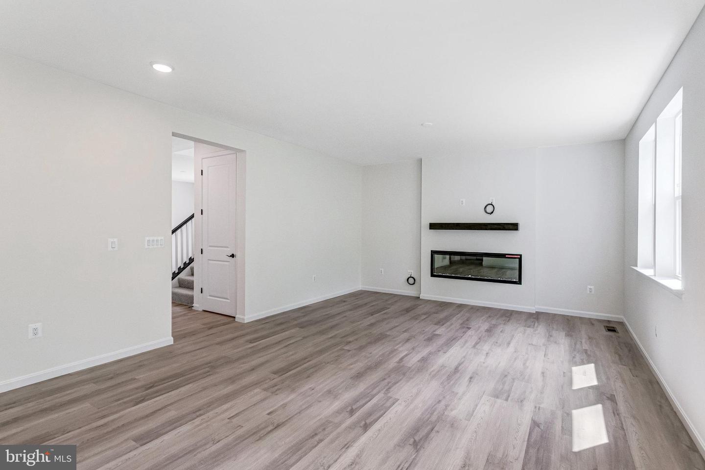 7122 Braxton Ct Property Photo 9