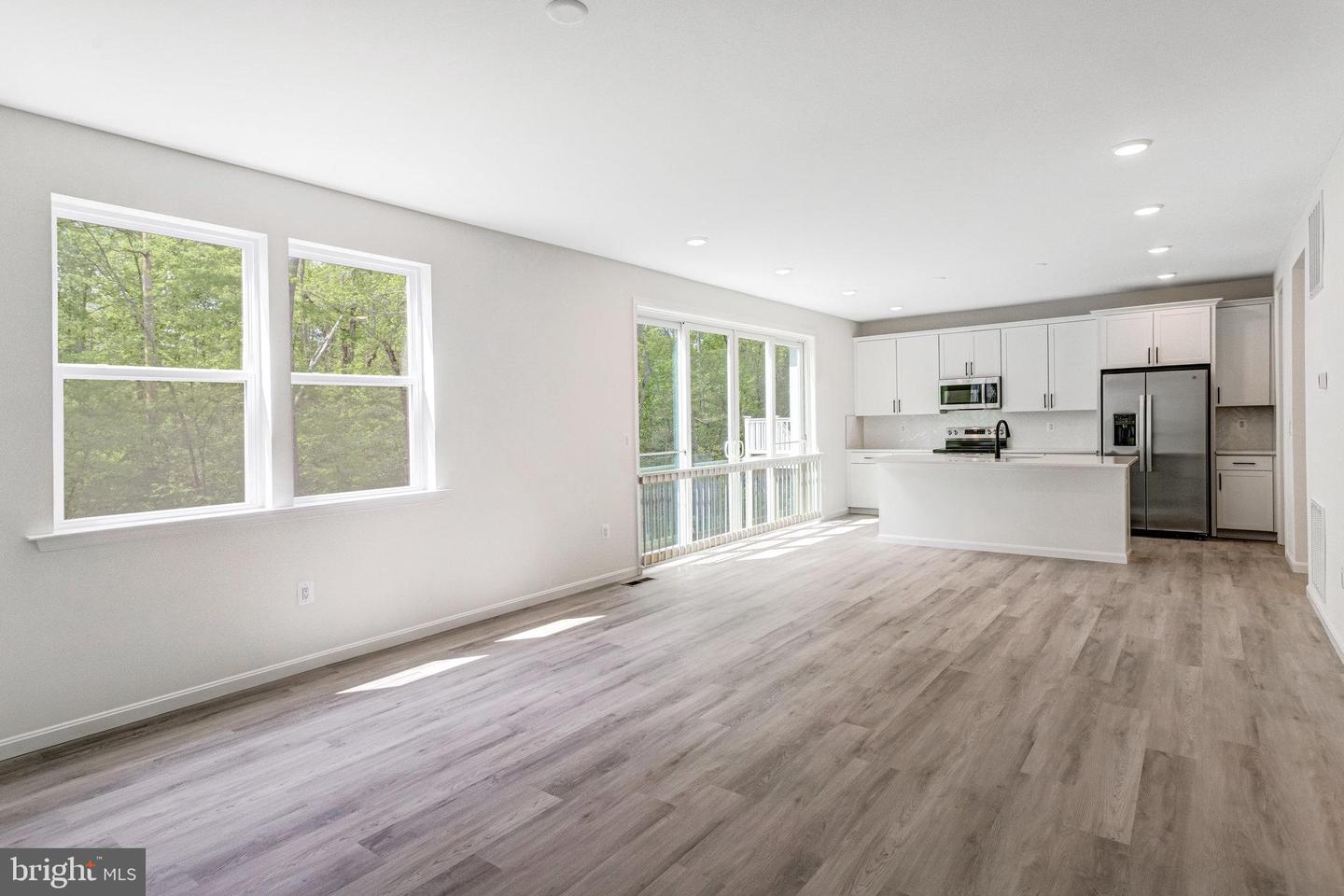 7122 Braxton Ct Property Photo 10