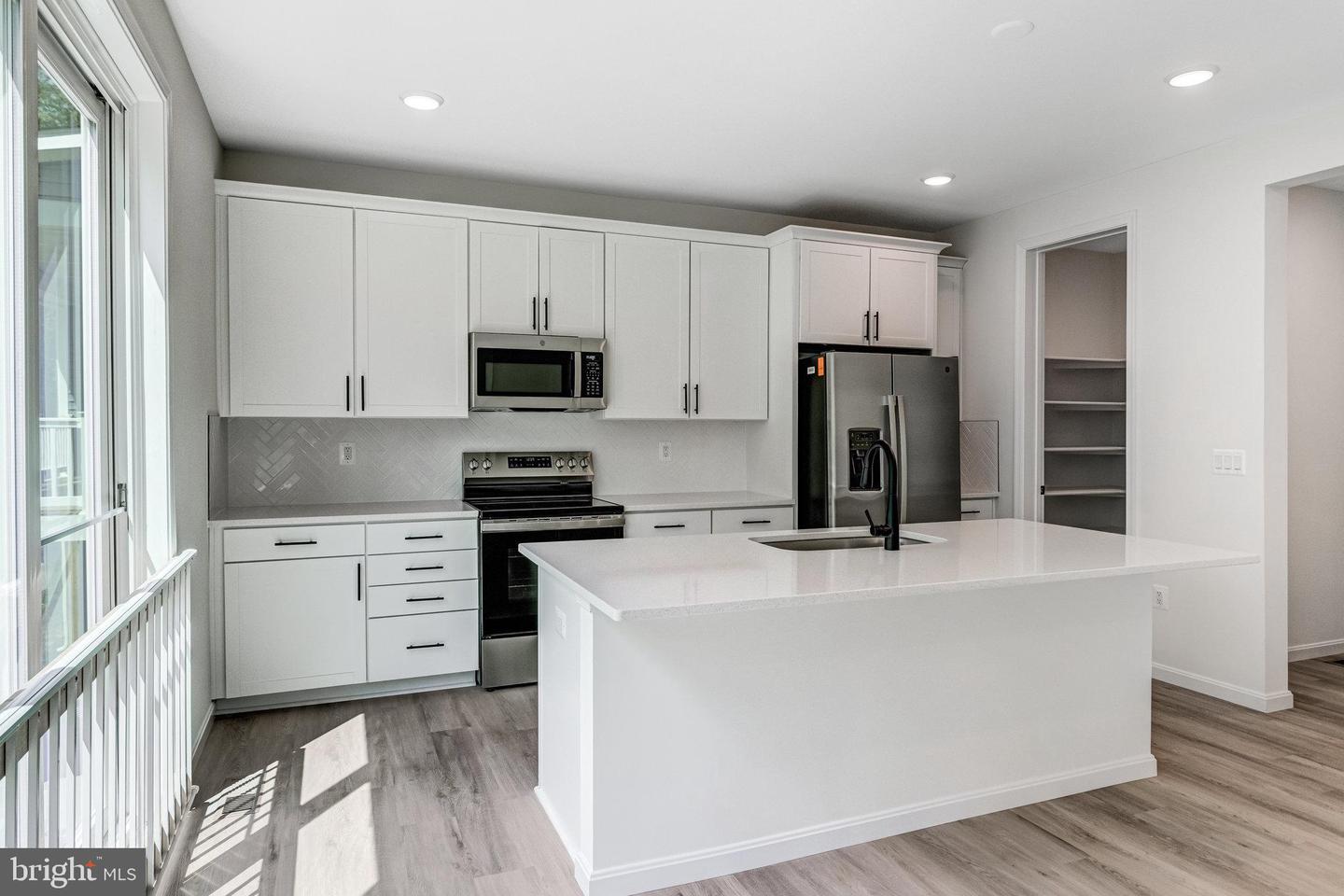 7122 Braxton Ct Property Photo 12