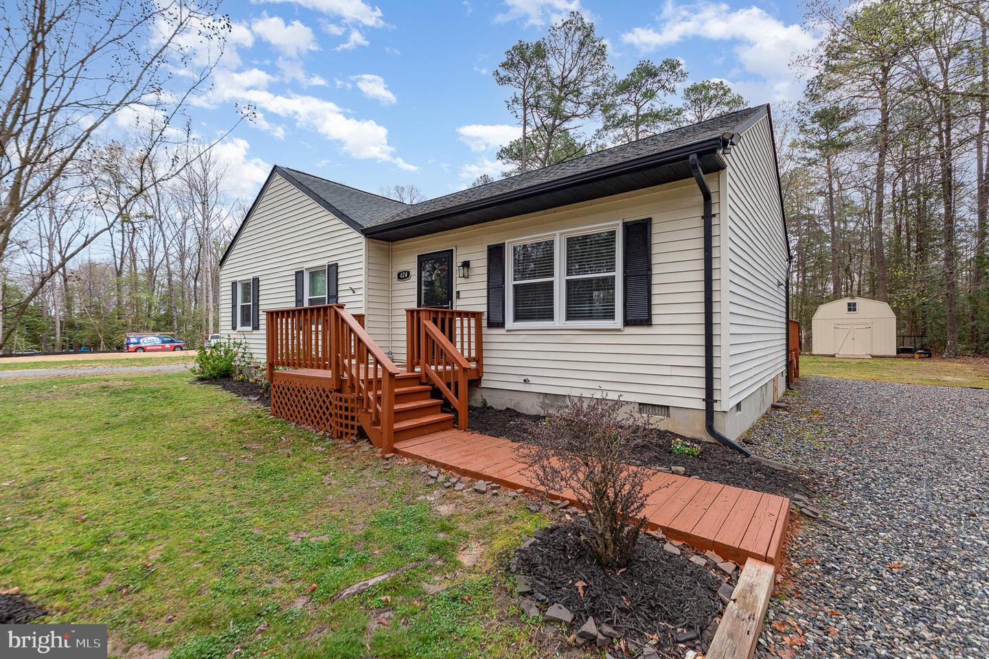 424 Loyalist Dr Property Photo