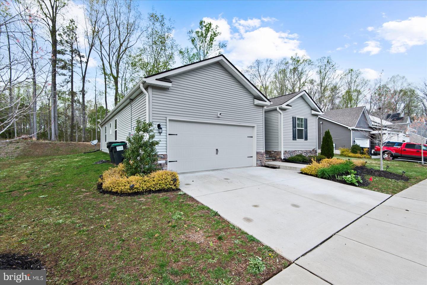 18099 Coolidge Ln Property Photo 4