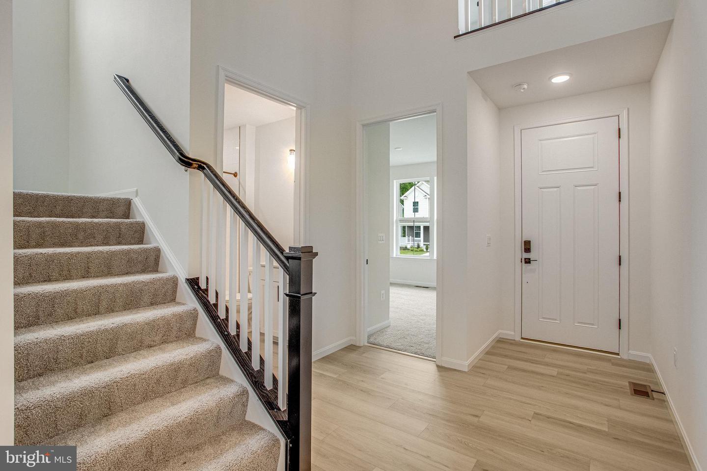 7107 Braxton Ct Property Photo 4