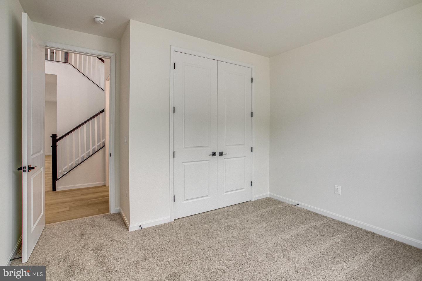 7107 Braxton Ct Property Photo 6