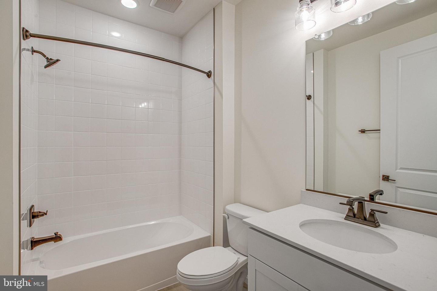 7107 Braxton Ct Property Photo 7