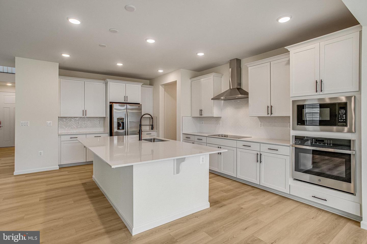 7107 Braxton Ct Property Photo 12