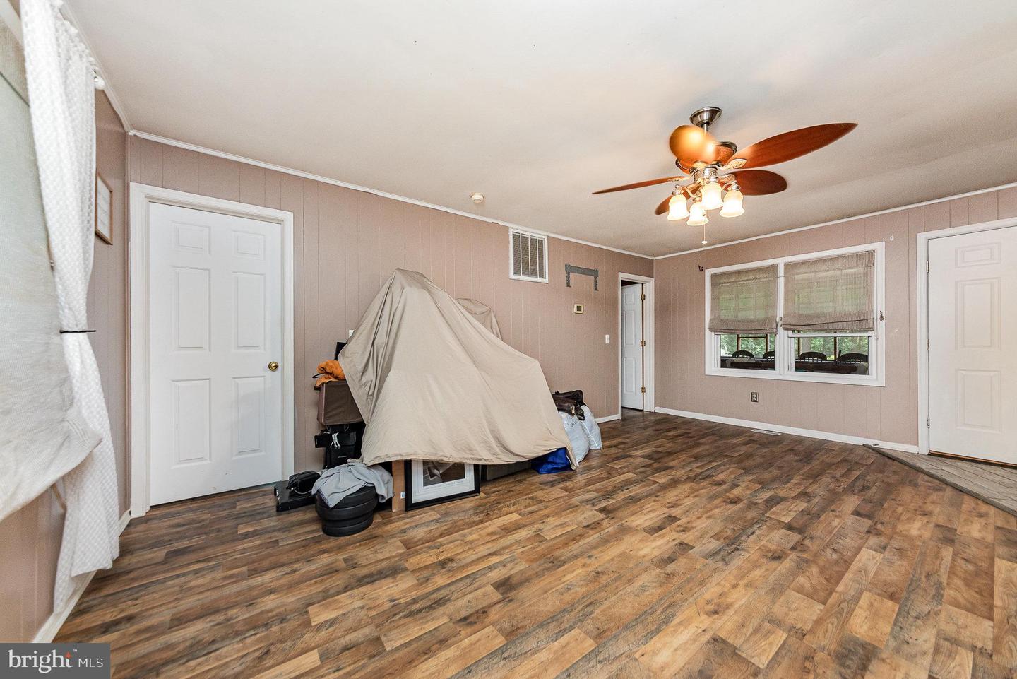 6322 Powers Ln Property Photo 5