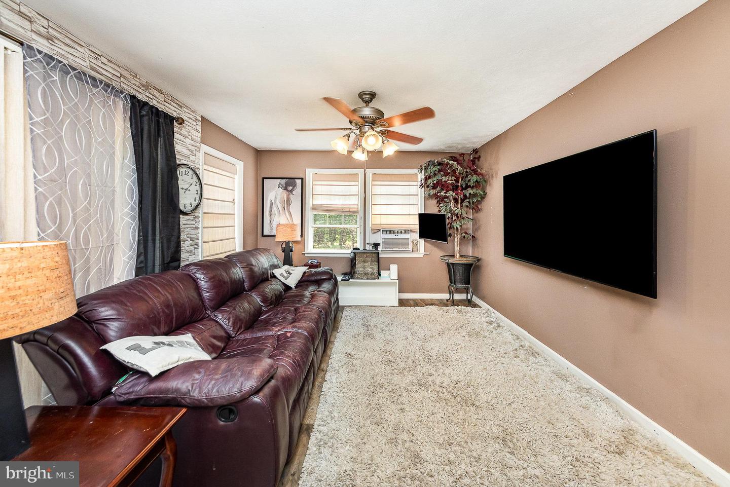 6322 Powers Ln Property Photo 6