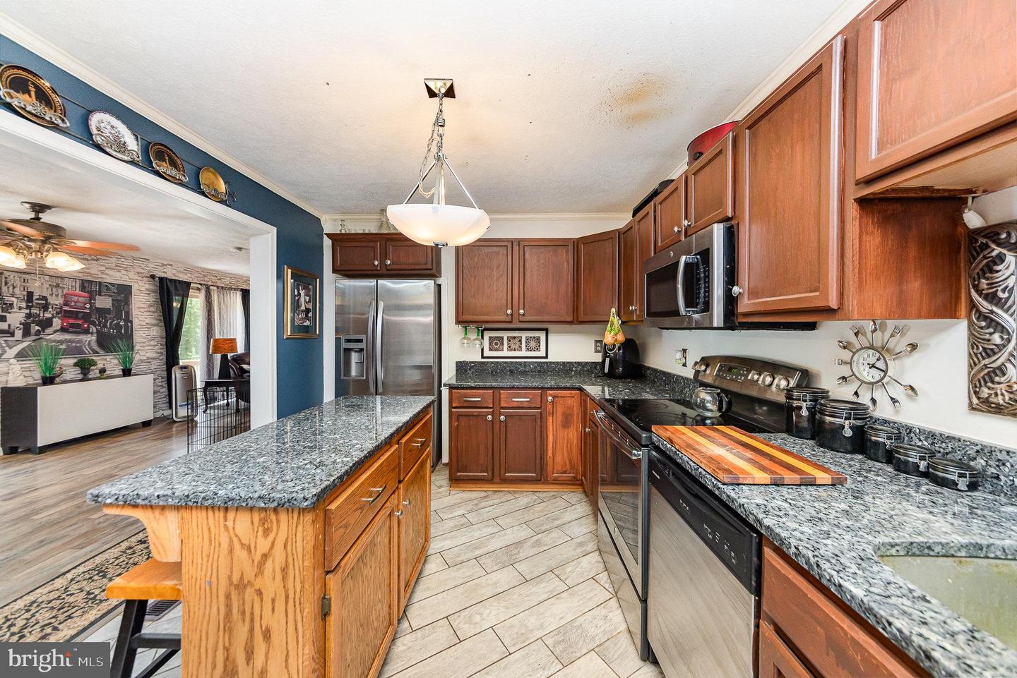 6322 Powers Ln Property Photo 8