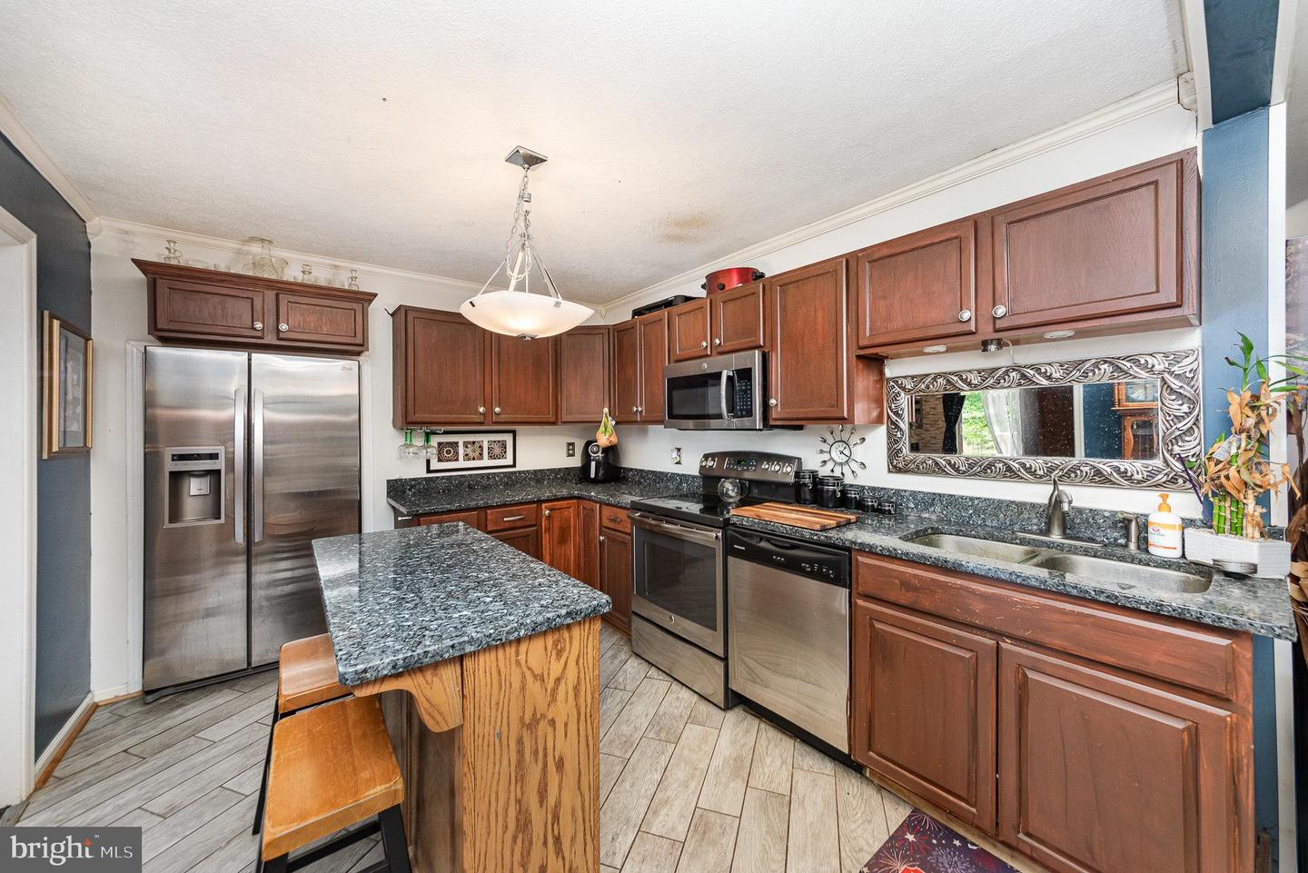 6322 Powers Ln Property Photo 10