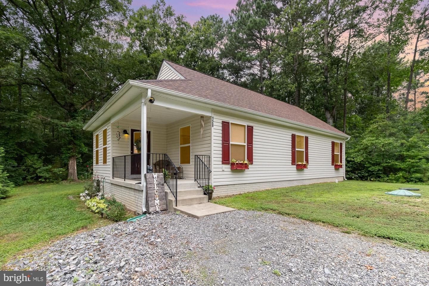 128 American Dr Property Photo 1