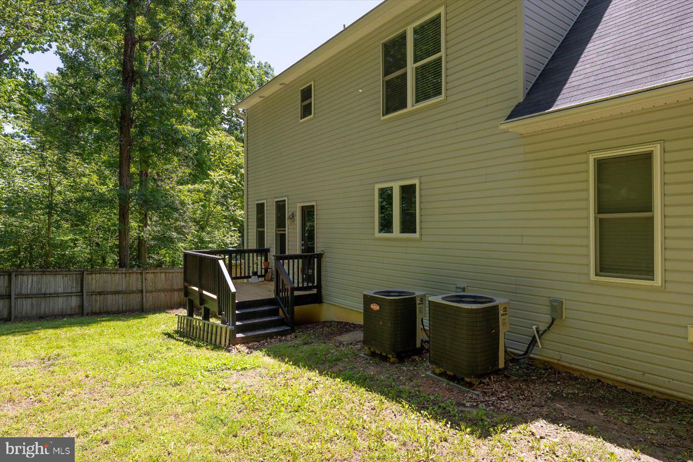 27 Athens Ln Property Photo 9