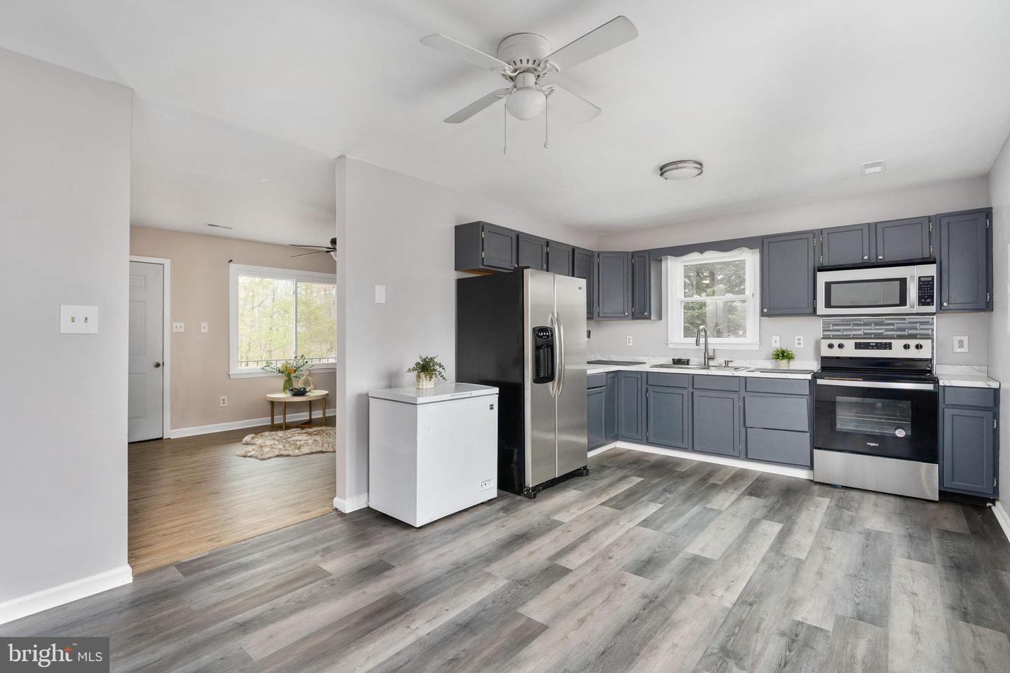 100 American Dr Property Photo 14