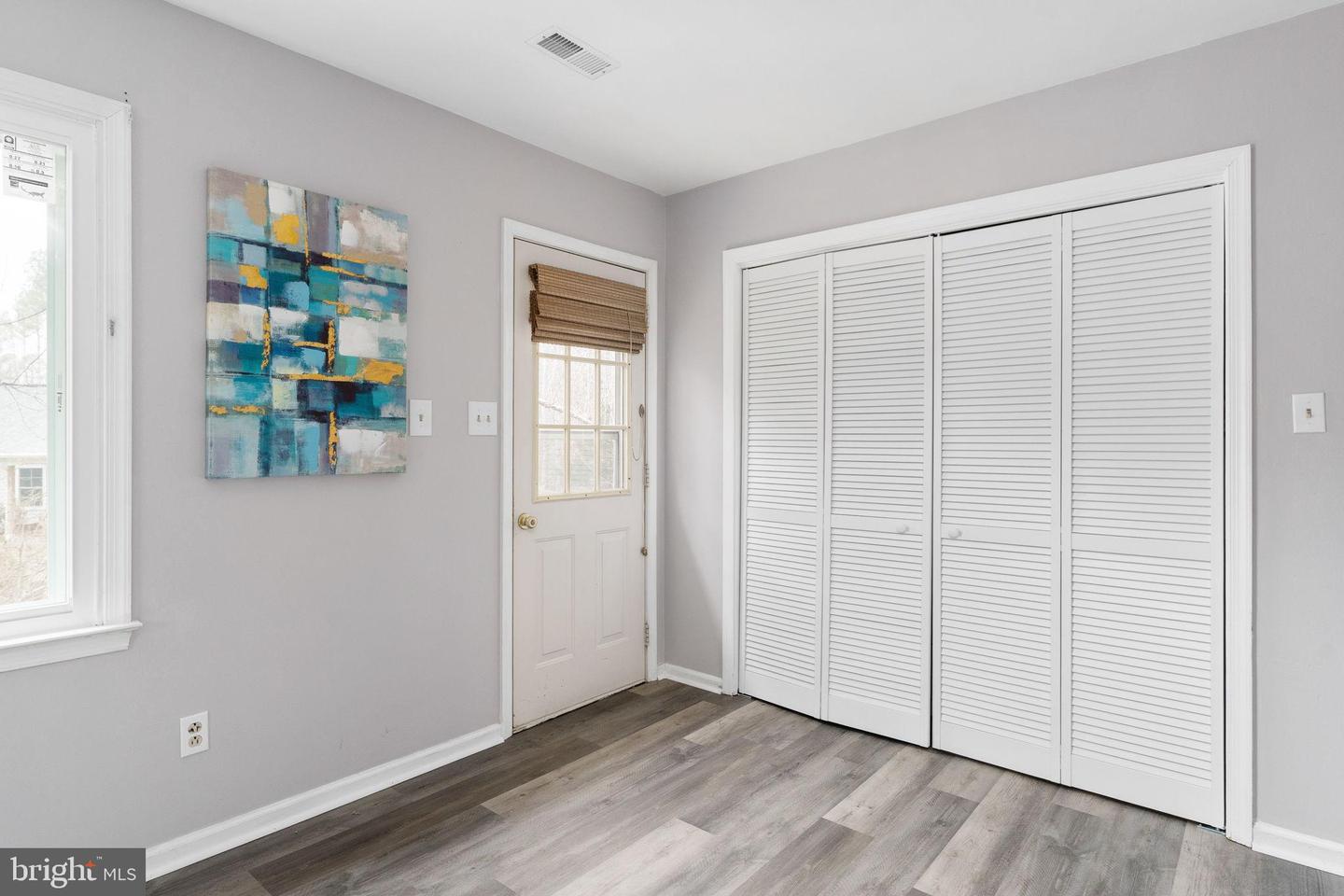 100 American Dr Property Photo 20