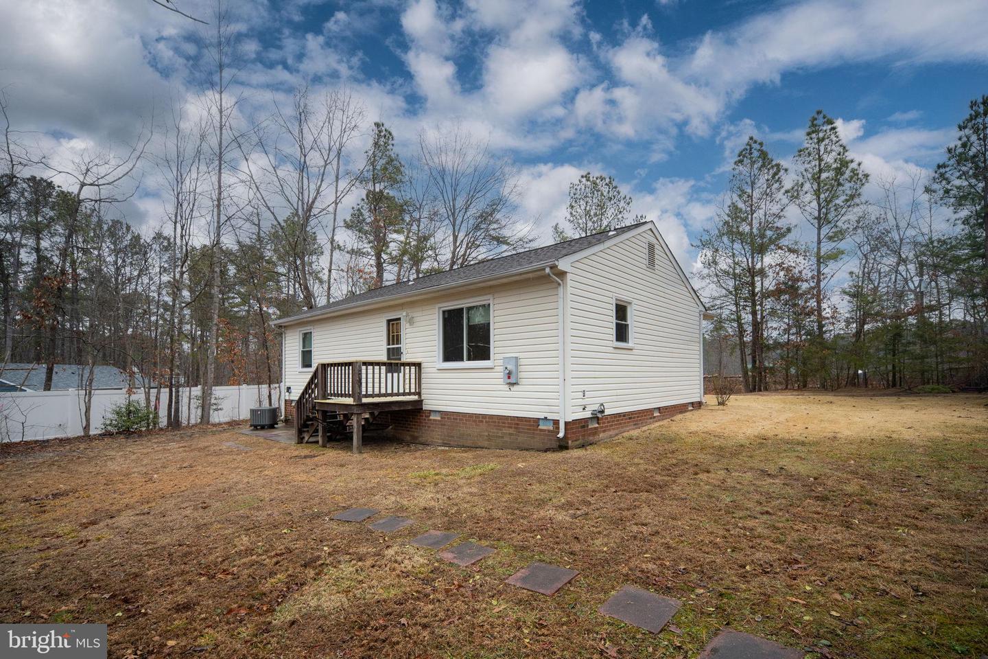 100 American Dr Property Photo 38