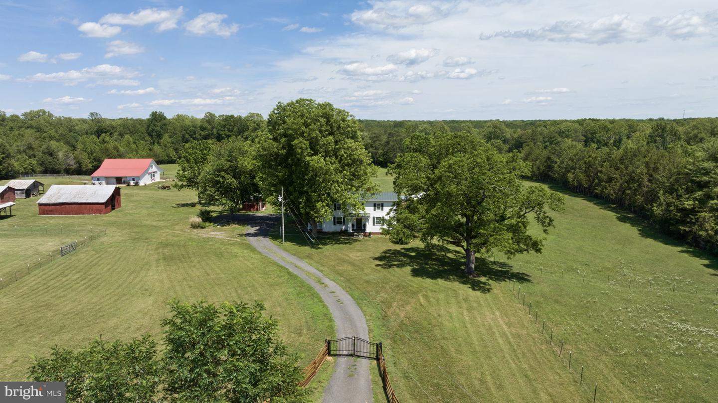 1815 Country Rd Property Photo 1