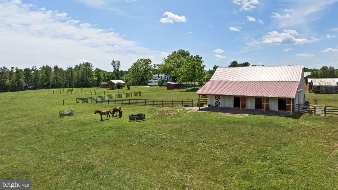 1815 Country Rd Property Photo 6