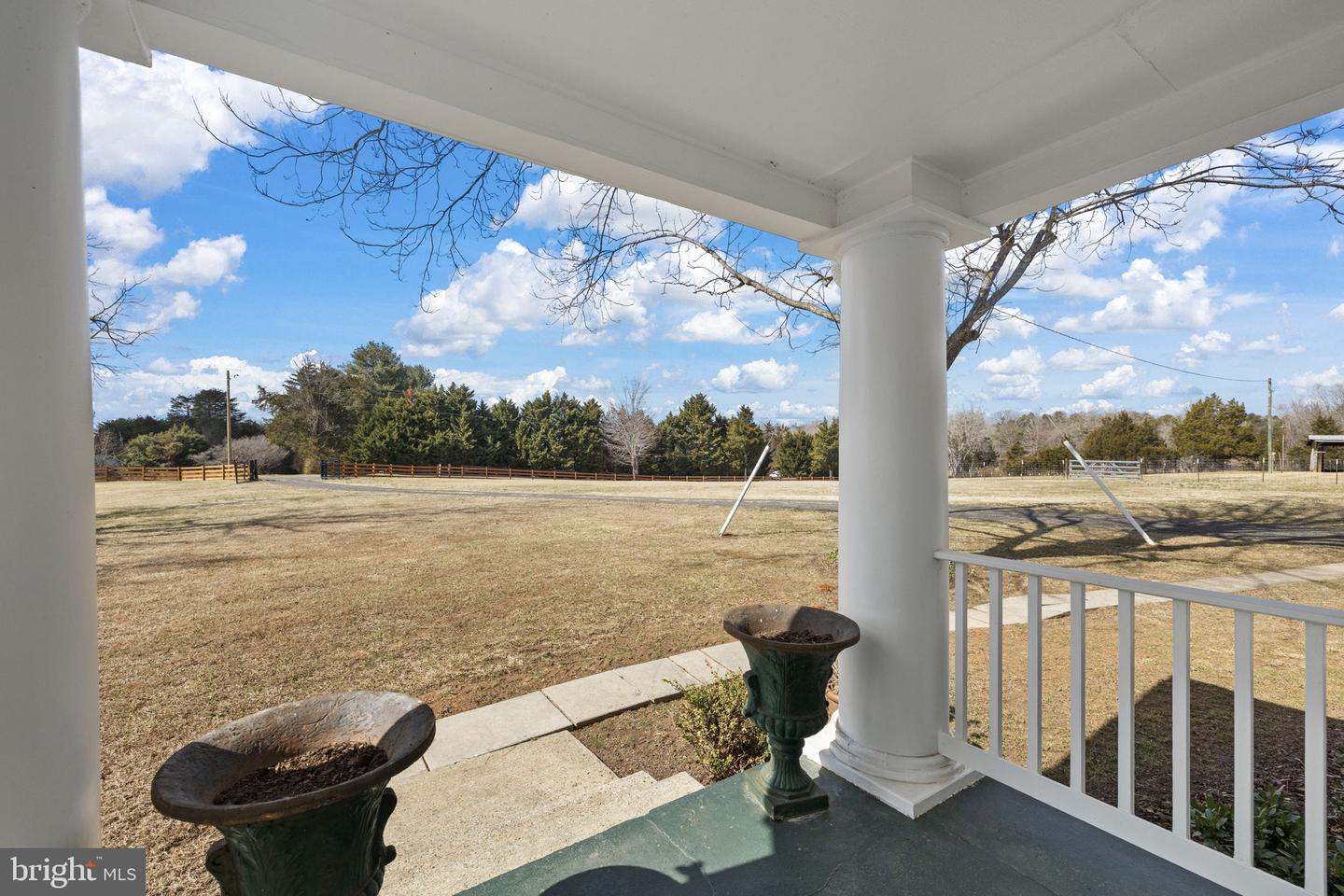 1815 Country Rd Property Photo 14