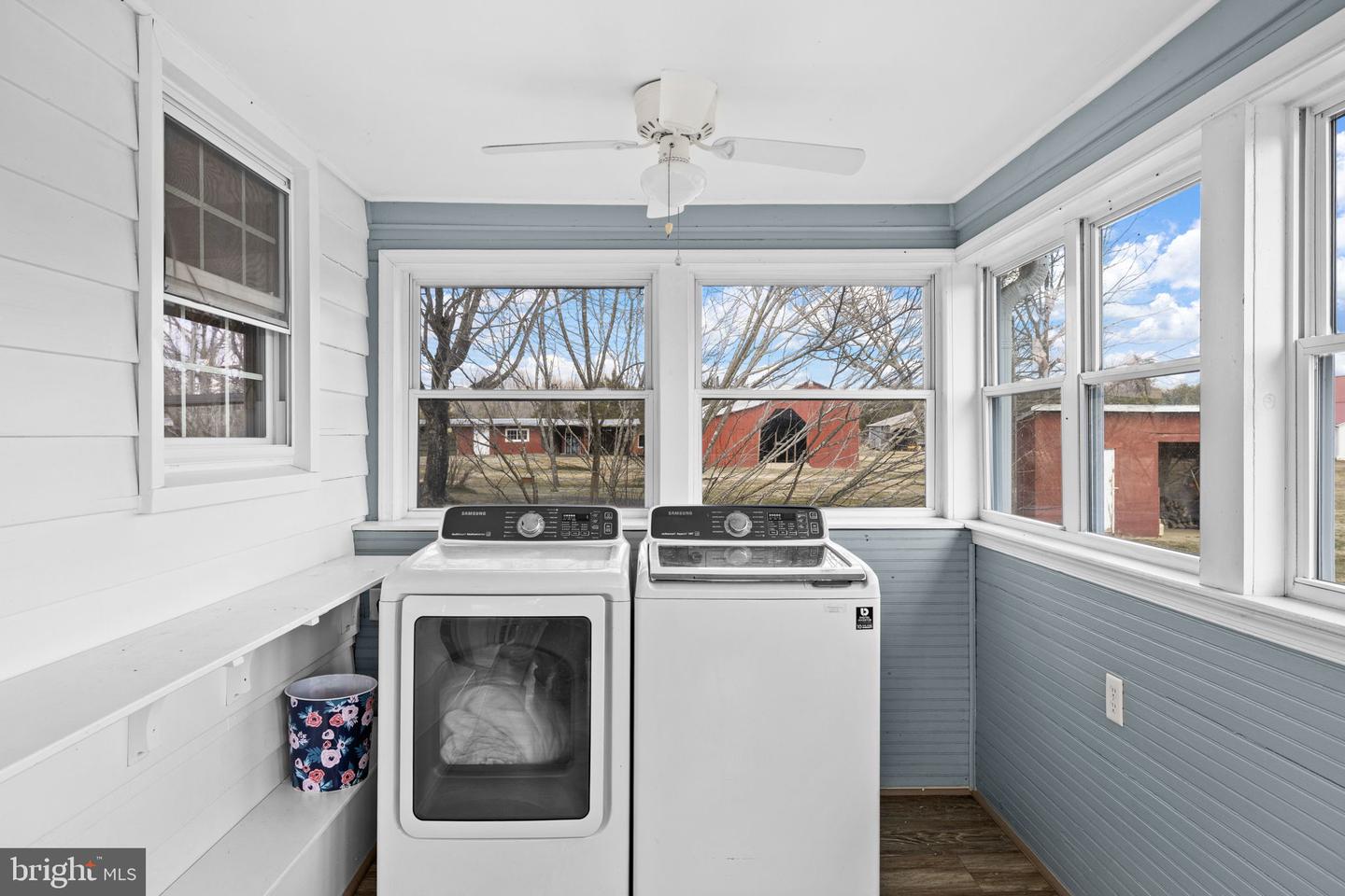 1815 Country Rd Property Photo 32