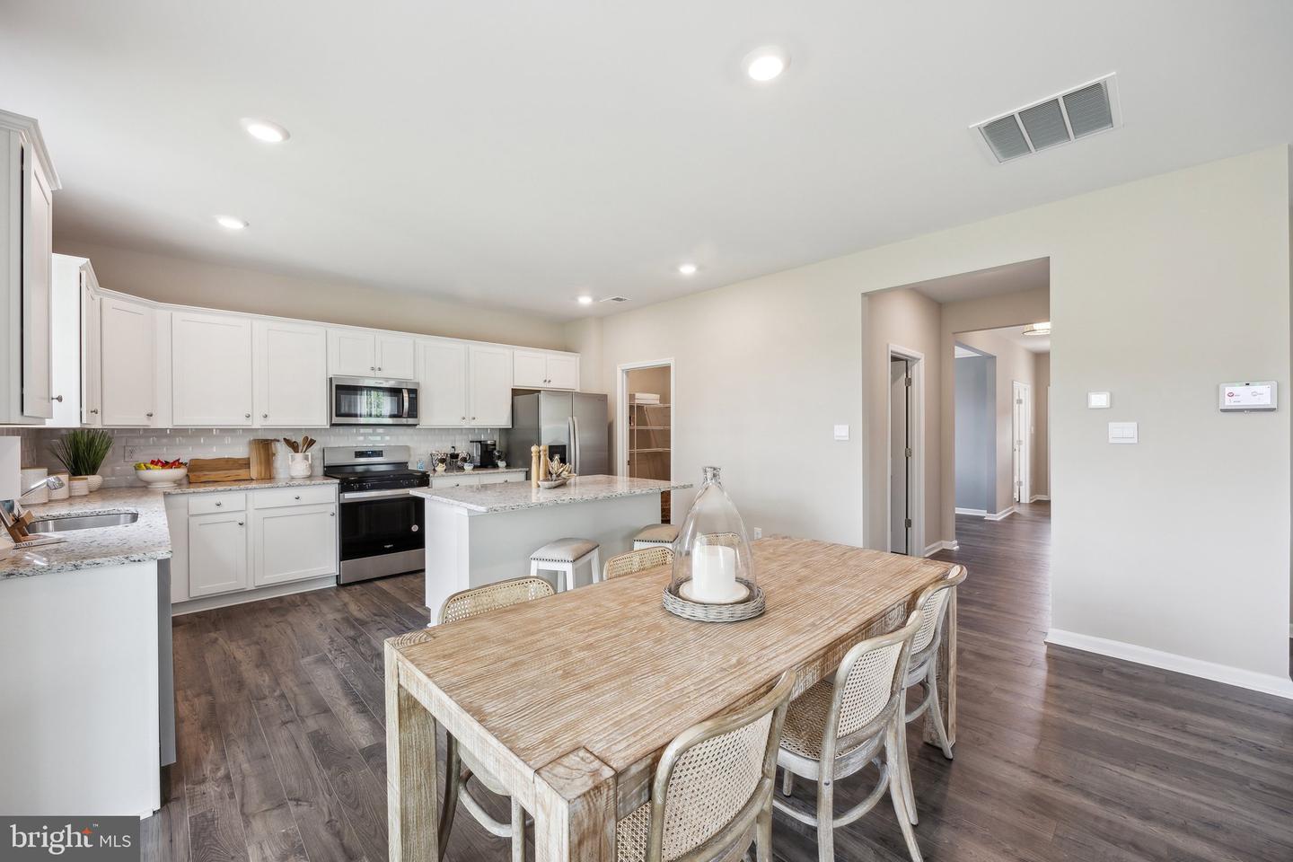 6310 Sterling Way Property Photo 8