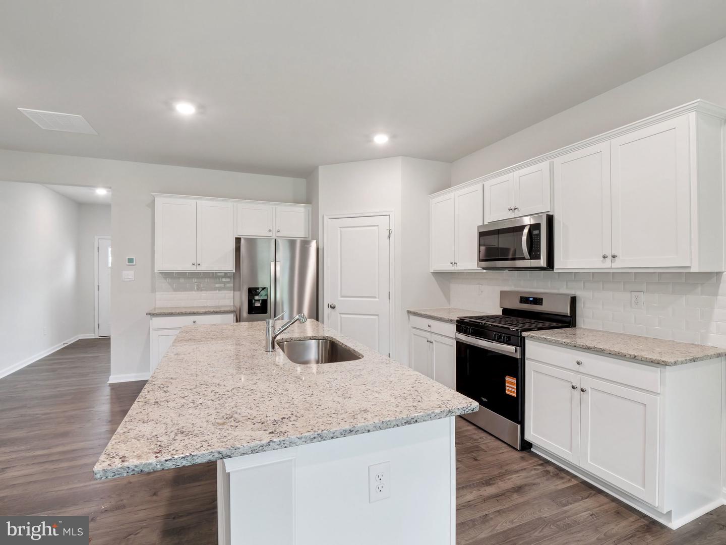 6286 Sterling Way Property Photo 2