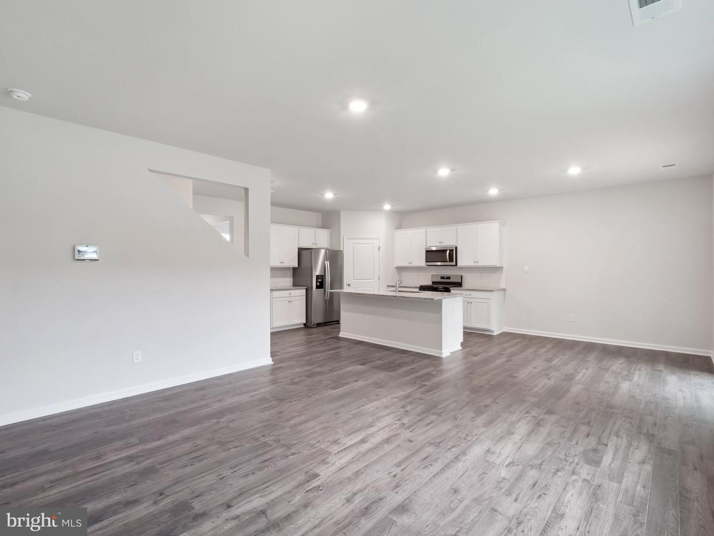 6286 Sterling Way Property Photo 8