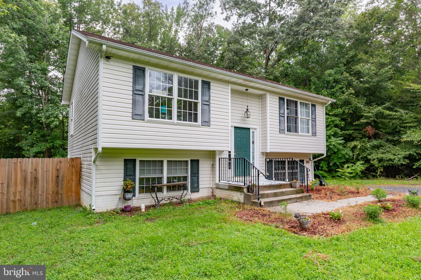 877 CAMPERS LN Property Photo 1