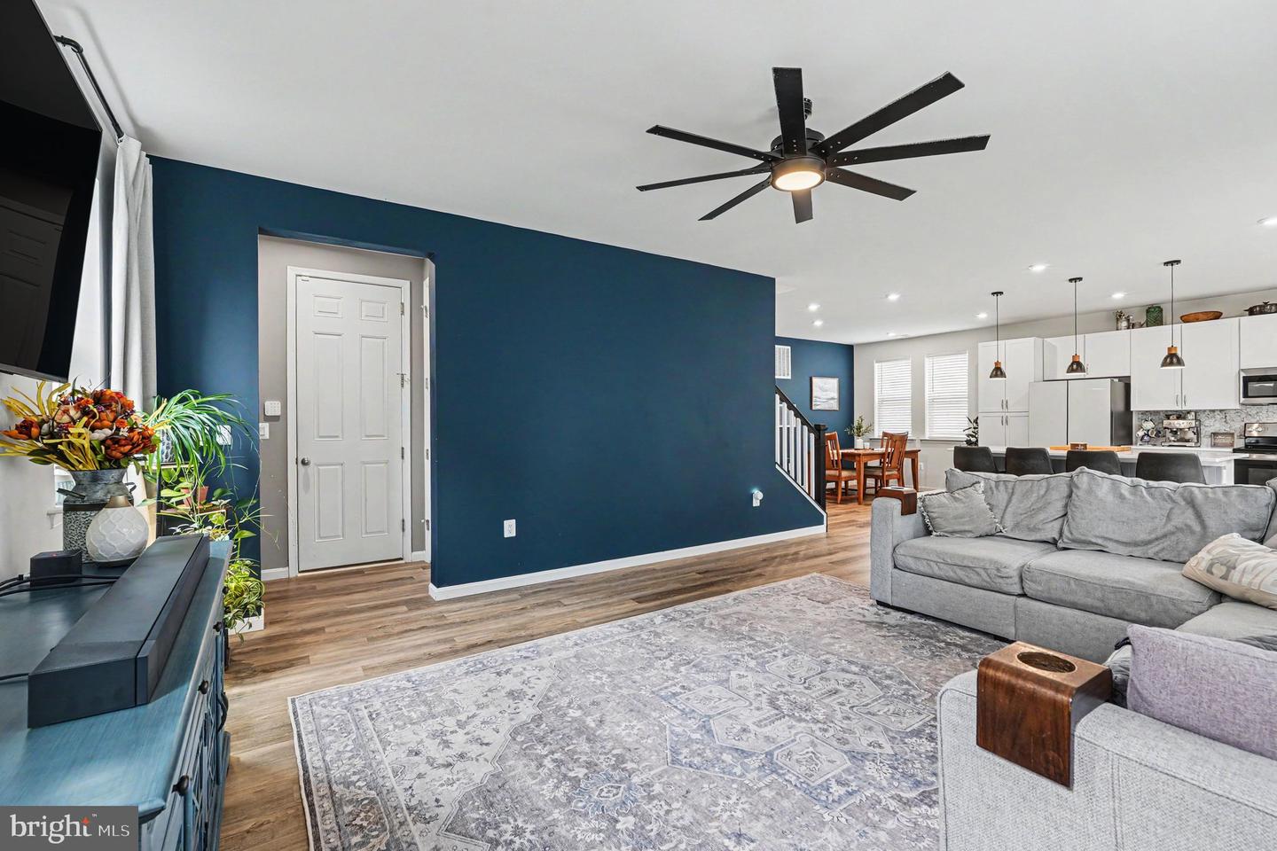 7109 State Way Property Photo 5
