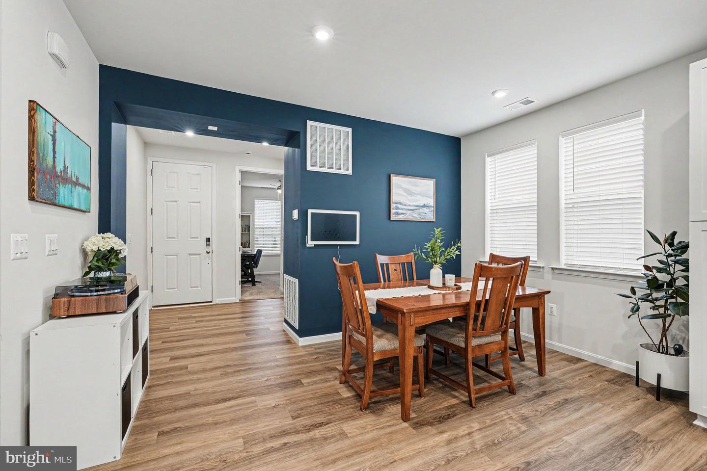 7109 State Way Property Photo 10