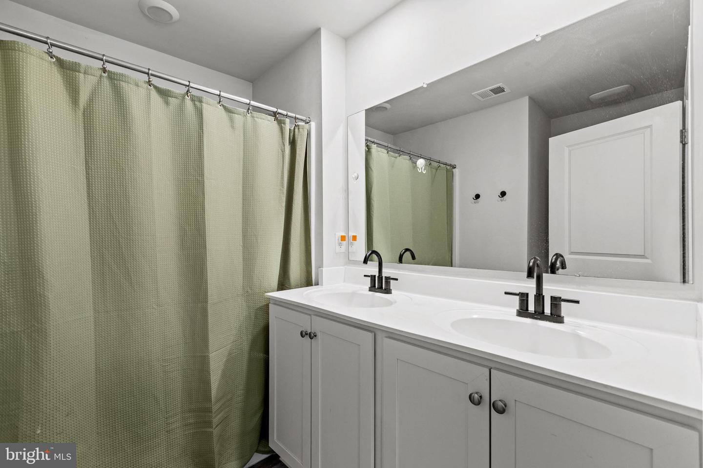 6659 Sacagawea St Property Photo 19