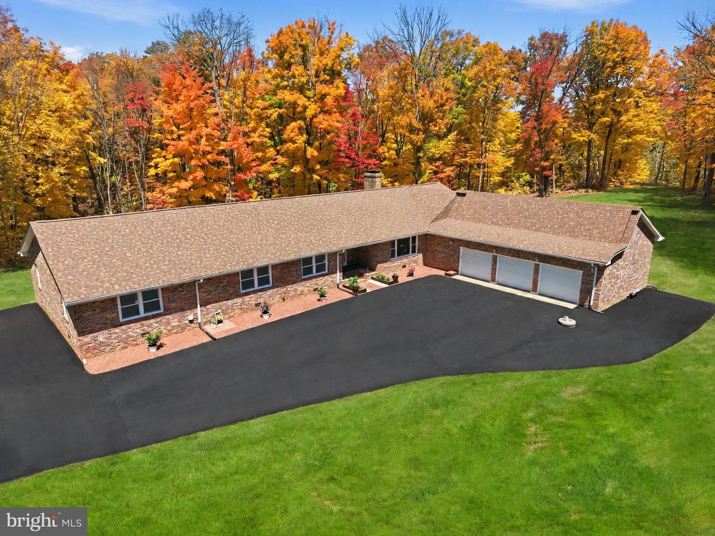 27197 Tidewater Trl Property Photo 1