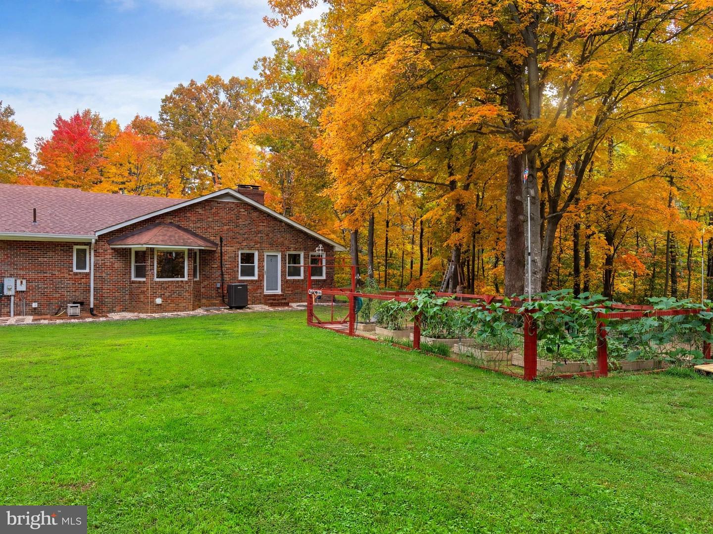 27197 Tidewater Trl Property Photo 5