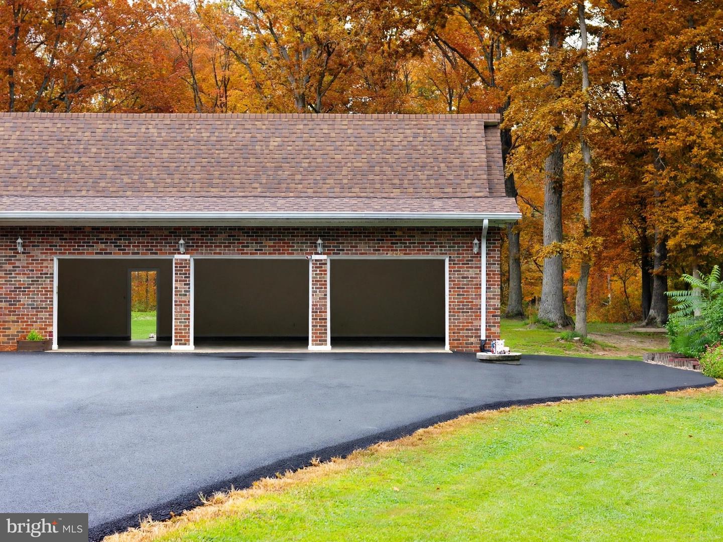 27197 Tidewater Trl Property Photo 9