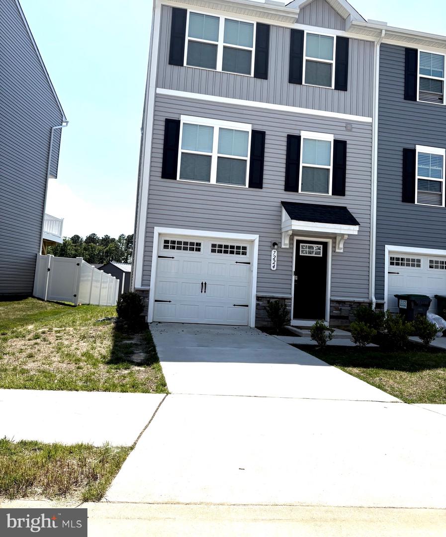 7224 SENATE WAY Property Photo 1