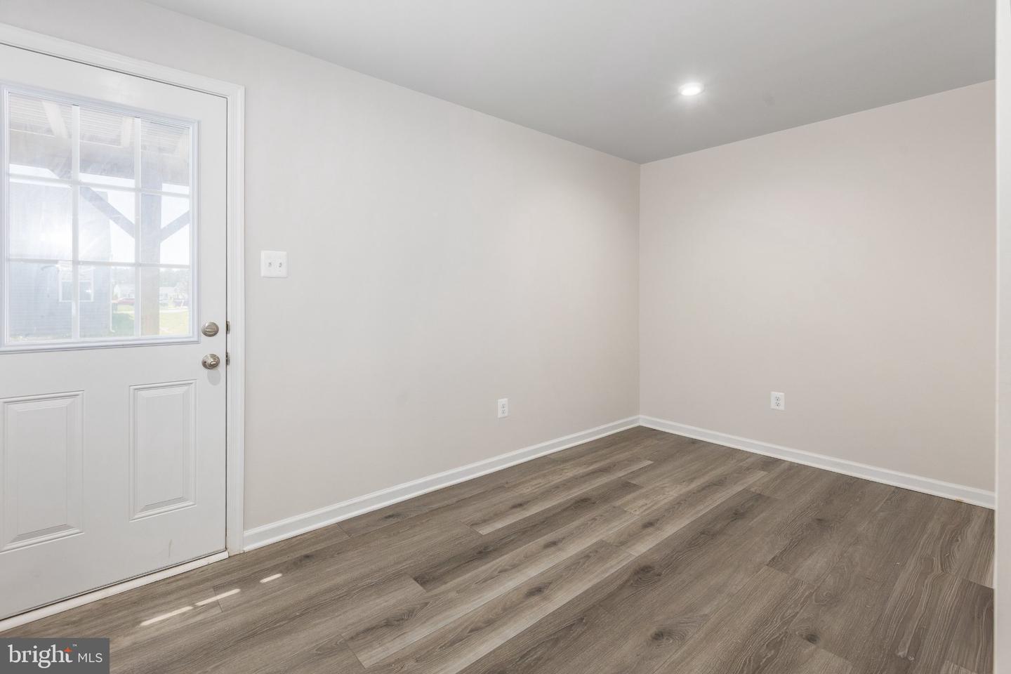 18240 Capital Ct Property Photo 7