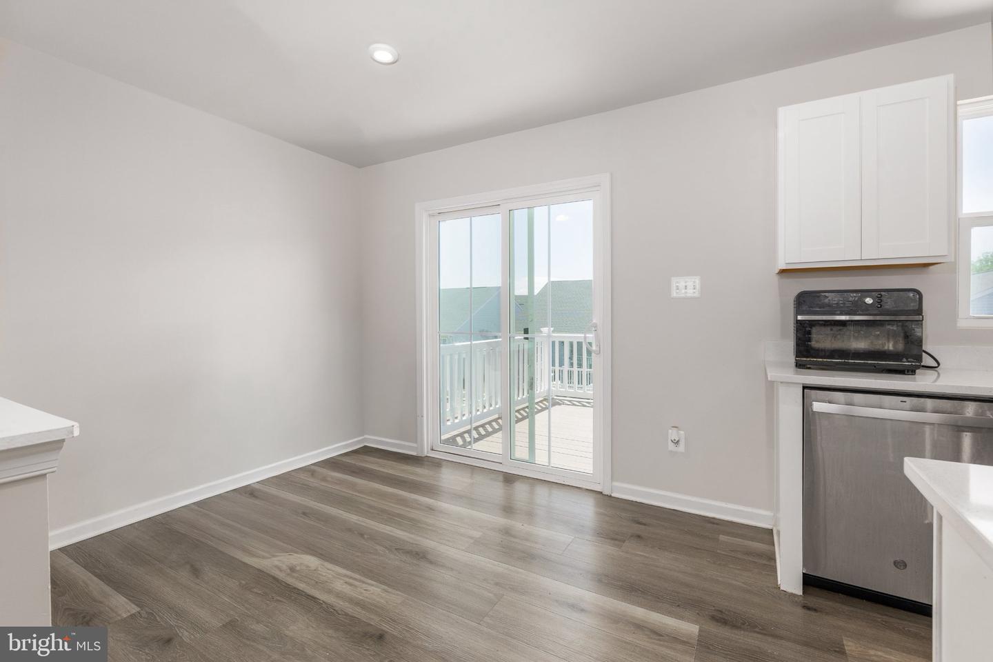 18240 Capital Ct Property Photo 11