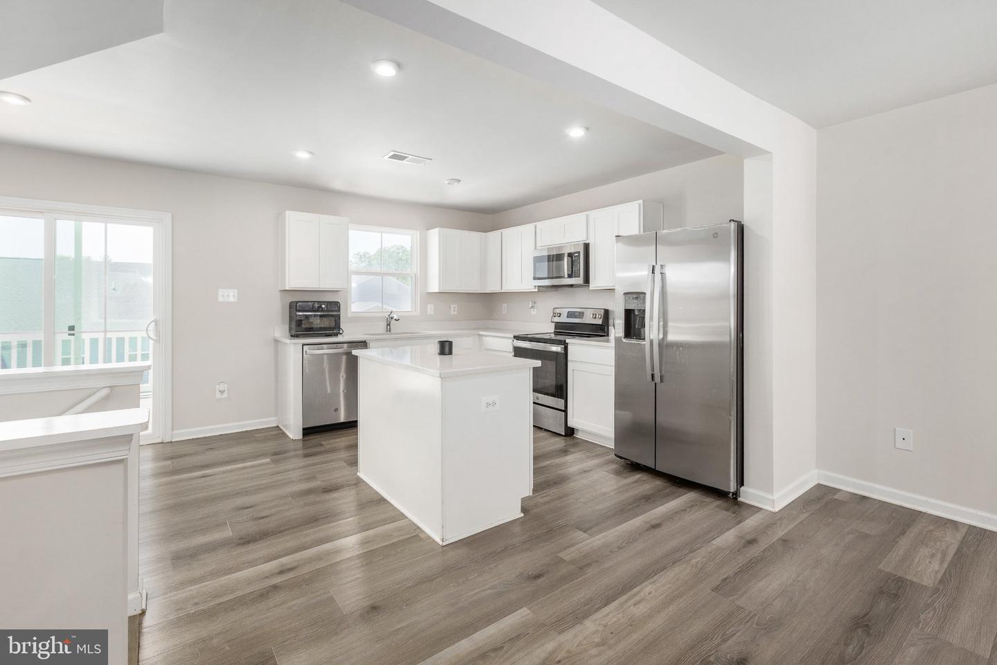 18240 Capital Ct Property Photo 12