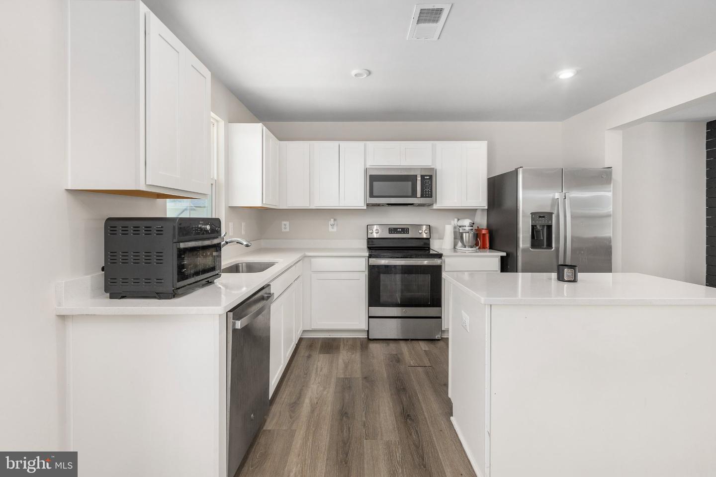 18240 Capital Ct Property Photo 13
